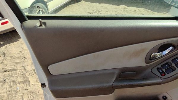 04-05 New Style Malibu Driver Left Front Door Trim Panel With Master Switch — photo 2