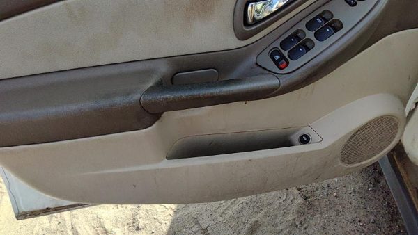 04-05 New Style Malibu Driver Left Front Door Trim Panel With Master Switch — photo 8