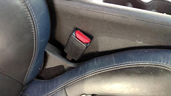 2015 Chrysler 200 Front Seat Belt Black X9 — photo 1