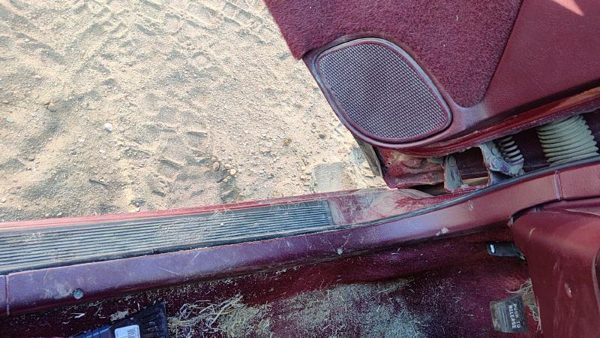 1995-1999 Chevy Lumina Driver Left Lower Kick Trim Panel Oem Red — photo 3