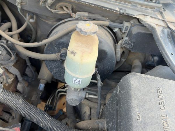 00-02 Chevy Suburban Power Brake Booster With Master Cylinder Pair Set Oem 5.3L — photo 3