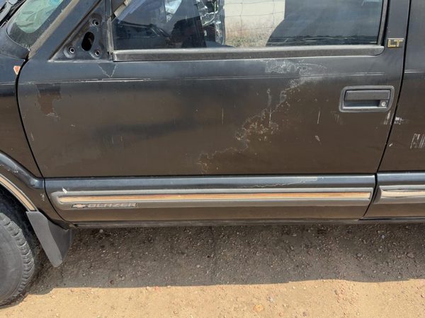 2001 Blazer S10/jimmy S15 Front Door LH Black 41U — photo 3