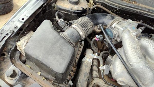 07-09 Grand Vitara Xl-7 Air Intake Cleaner Filter Box Housing With Tube 3.6L — photo 2