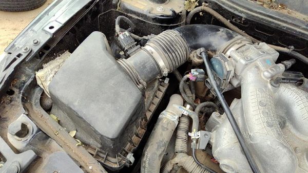 07-09 Grand Vitara Xl-7 Air Intake Cleaner Filter Box Housing With Tube 3.6L — photo 3