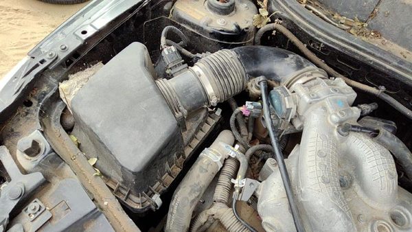 07-09 Grand Vitara Xl-7 Air Intake Cleaner Filter Box Housing With Tube 3.6L — photo 4