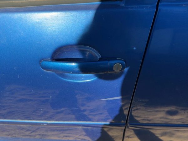 2000-2011 Vw Jetta Driver Left Front Outside Door Handle Oem Blue 3B0837207Ggru — photo 2