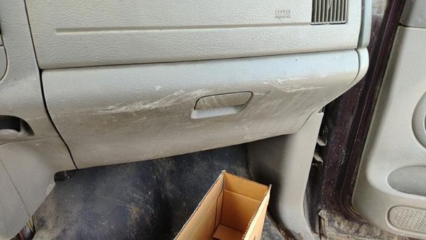 03-05 Dodge Ram 2500 Glove Box Assembly Complete Door With Latch Oem Taupe L5 — photo 2