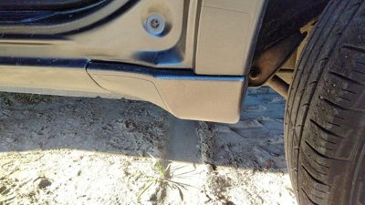 04-11 Mitsubishi Endeavor Driver Left Rear Lower Rocker Moulding Corner Lh