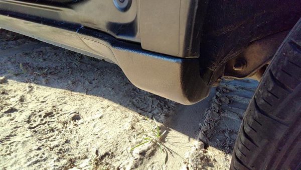 2004 Mitsubishi Endeavor Driver Left Rear Lower Rocker Moulding Corner Lh — photo 2
