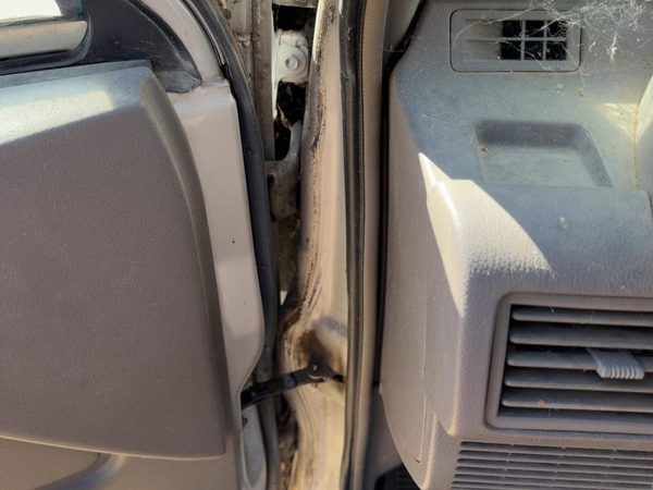 1988-1992 Isuzu Pup Driver Left Upper Lower Door Hinge Pair Set Oem 94155314 — photo 4