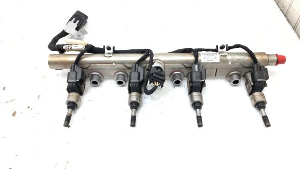 13 14 Chevy Malibu Fuel Rail With Injectors Set With Wiring Harness Oem 12608366 — photo 1