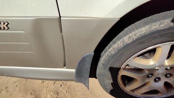 2000-04 Legacy Outback Passenger Right Moulding From Fender Oem Trim Strip — photo 3