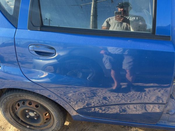 2004 Chevrolet Aveo Rear Door RH Blue 33U — photo 2