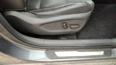 2016 Hyundai Tucson Passenger Right Side Power Seat Switch With Trim Panel Black