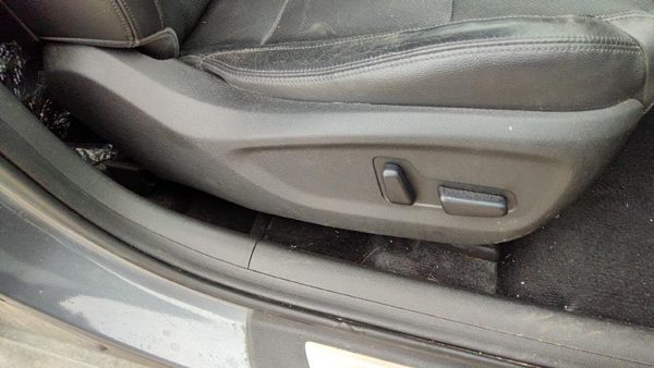 2016 Hyundai Tucson Passenger Right Side Power Seat Switch With Trim Panel Black — photo 6