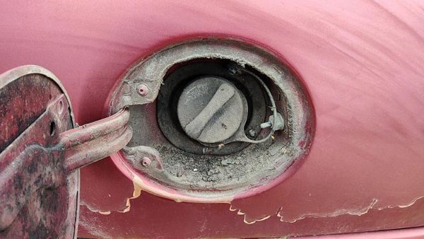 1997 Ford Escort Fuel Filler Neck Assembly With Gas Cap Oem F7Cz9034Ae — photo 2