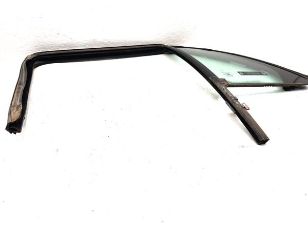 00-05 Deville Dts Driver Left Rear Vent Window Back Door Glass With Frame Oem — photo 13