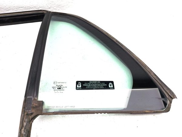 00-05 Deville Dts Driver Left Rear Vent Window Back Door Glass With Frame Oem — photo 9