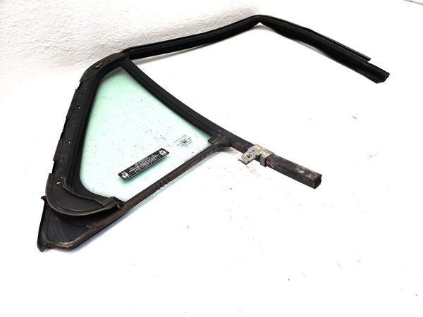 00-05 Deville Dts Driver Left Rear Vent Window Back Door Glass With Frame Oem — photo 15