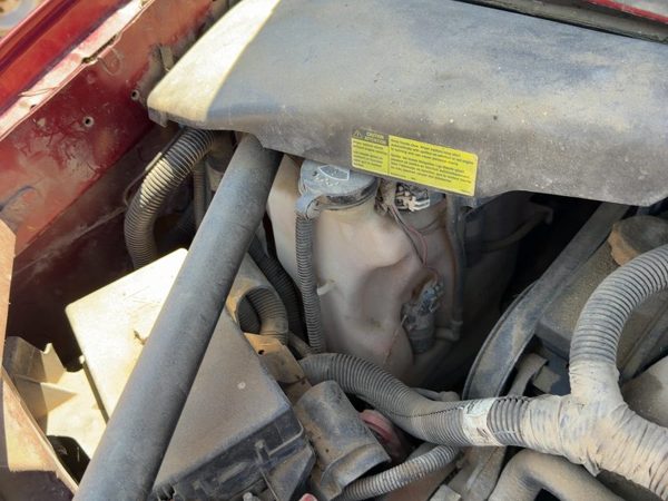 00-05 Chevy Venture Windshield Washer Fluid Reservoir With Pump Oem Wiper Tank — photo 2