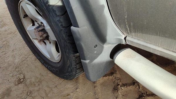 2000-2004 Nissan Xterra Driver Left Front Wheel Lower Flare Moulding Oem Fender — photo 5