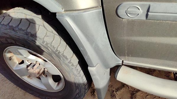 2000-2004 Nissan Xterra Driver Left Front Wheel Lower Flare Moulding Oem Fender — photo 2