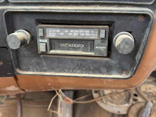 1978-1988 Chevy Silverado C20 Stock Radio Oem Factory Stereo 00995992 — photo 3