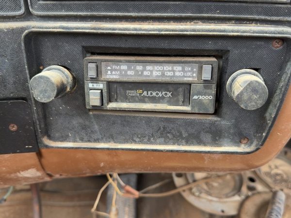 1978-1988 Chevy Silverado C20 Stock Radio Oem Factory Stereo 00995992 — photo 2
