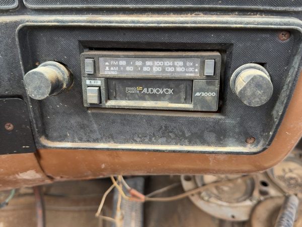 1978-1988 Chevy Silverado C20 Stock Radio Oem Factory Stereo 00995992 — photo 4