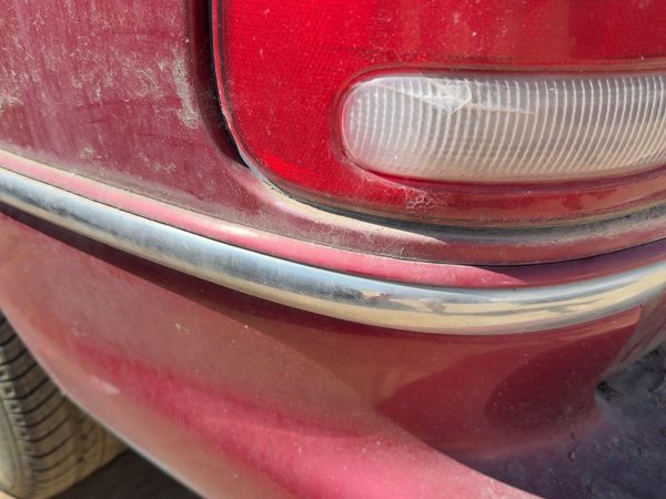 1996 Chrysler Town & Country Driver Left Rear Qtr Molding Chrome Candy Apple Red — photo 3