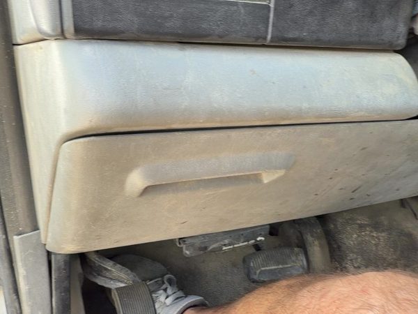 2005-2007 Ford F350 Lower Dash Under Column Knee Bolster Trim Panel Oem Gray — photo 1
