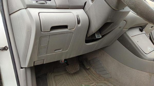 2002-2006 Toyota Camry Lower Dash Under Column Knee Bolster Trim Panel 95 Stone — photo 2