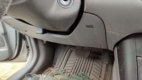 2002-2006 Toyota Camry Lower Dash Under Column Knee Bolster Trim Panel 95 Stone — photo 4