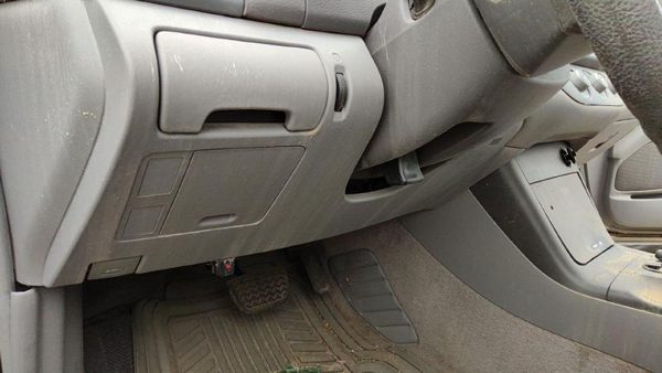 2002-2006 Toyota Camry Lower Dash Under Column Knee Bolster Trim Panel 95 Stone — photo 3
