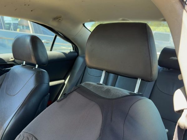05-09 Pontiac G6 Pair Of Front Headrests Oem Left Right Set Seat Black Ebony 192 — photo 2
