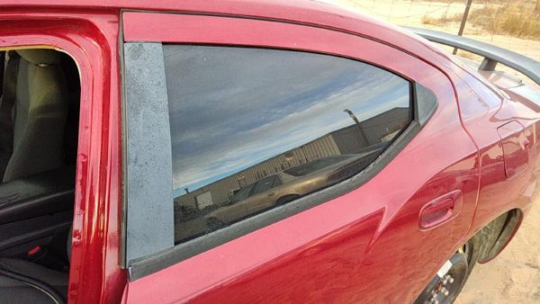 2006-2010 Dodge Charger Driver Left Rear Side Window Door Glass Oem Back — photo 2