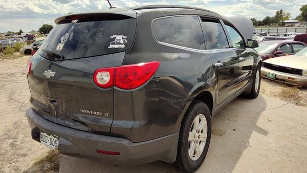 2010 Chevrolet Traverse — vehicle photo 3
