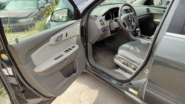 2010 Chevrolet Traverse — vehicle photo 7