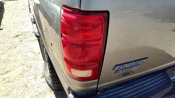 1997-2002 Ford Expedition Driver Left Tail Light Brake Lamp Oem Rear F75Z13405Ac — photo 1