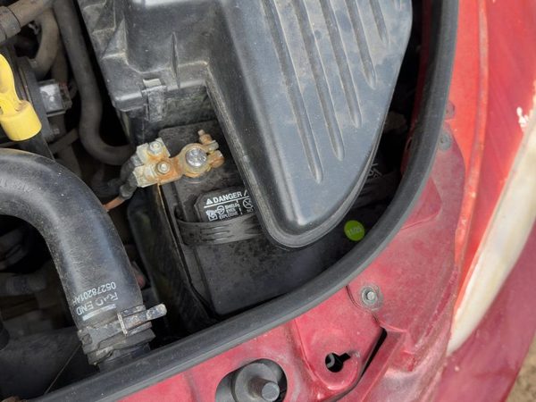 03-09 Pt Cruiser Complete Battery Box Mount Tray With Hold Down Oem 2.4L — photo 2