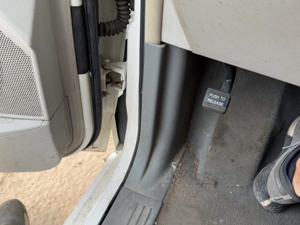 2009-2016 Chrysler Town & Country Driver Left Lower Kick Trim Panel Oem Gray — photo 3