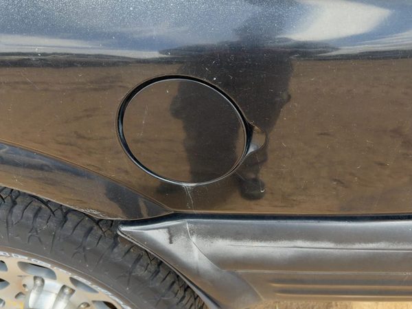 1998-2002 Isuzu Rodeo Fuel Tank Door With Hinge Gas Lid Oem Filler 8156301420 — photo 4