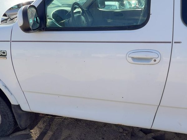 1999 Ford F-150 Front Door LH White Yz — photo 1