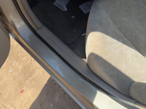 2002 Hyundai Elantra Driver Left Rear Lower Sill Plate Step Trim Panel Oem Beige — photo 1