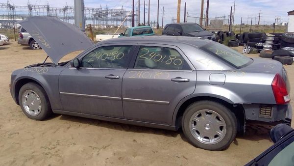 2006 Chrysler 300 — vehicle photo 6