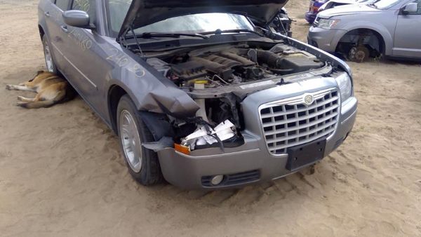 2006 Chrysler 300 — vehicle photo 9
