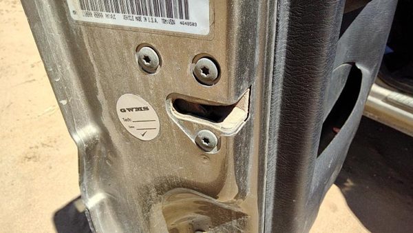 2002-2005 Jeep Liberty Driver Left Front Door Latch With Rods/Cables Oem — photo 3
