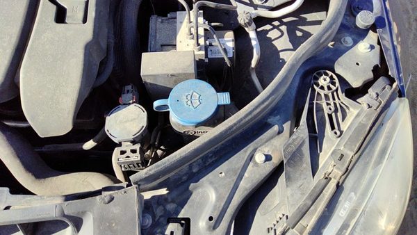08-15 Mercedes C300 Windshield Washer Fluid Reservoir With Pump Oem Wiper Tank — photo 5