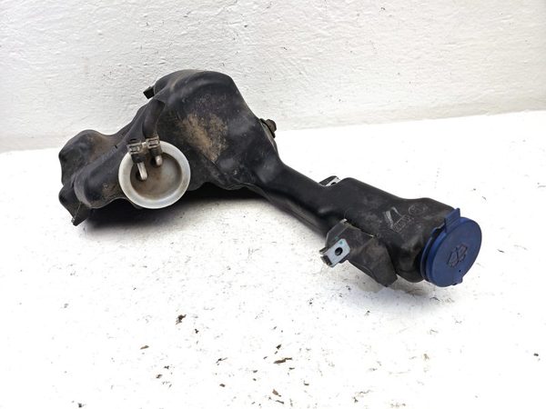 08-15 Mercedes C300 Windshield Washer Fluid Reservoir With Pump Oem Wiper Tank — photo 8