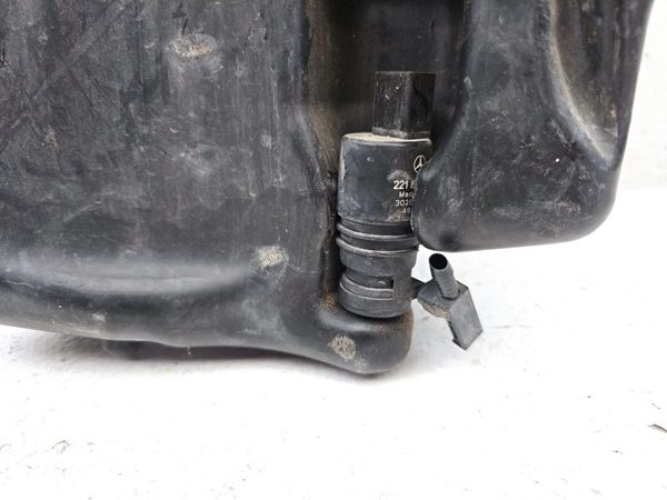 08-15 Mercedes C300 Windshield Washer Fluid Reservoir With Pump Oem Wiper Tank — photo 12